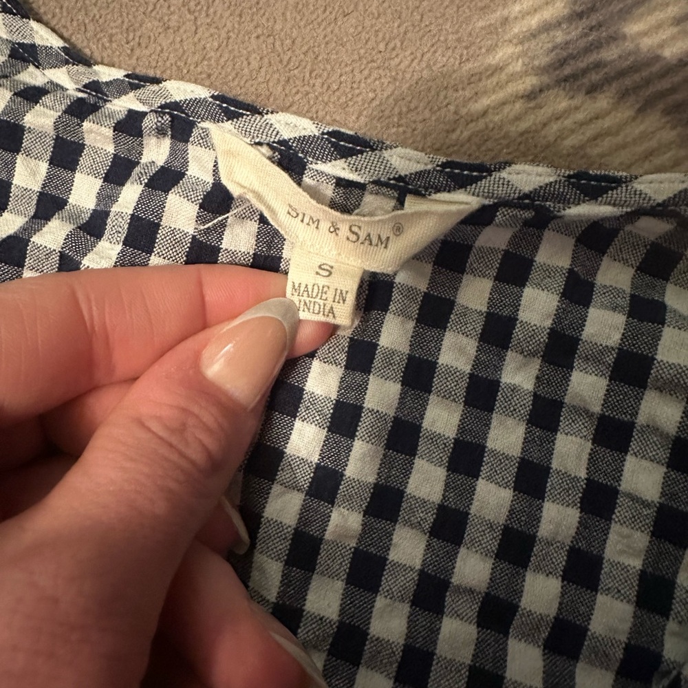 Button Up Top - Picture 2 of 3